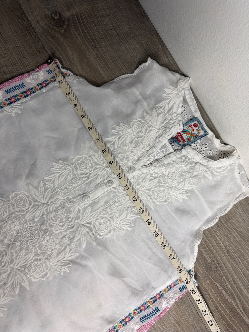 Johnny Was Rosslyn Clio Embroidered Sleeveless Button Front Top - Picture 7 of 8